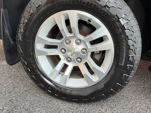 Used 2015 Chevrolet Suburban LT AWD/4WD image 17