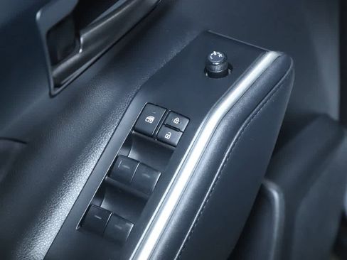 Used 2023 Toyota Highlander L FWD image 17