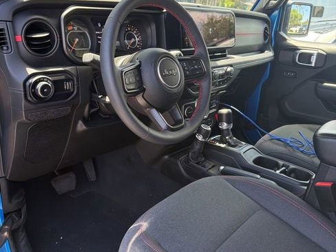Used 2024 Jeep Wrangler Rubicon w/ Technology Group AWD/4WD image 5