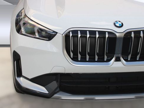 Used 2026 BMW X1 xDrive28i w/ Technology Package AWD/4WD image 12