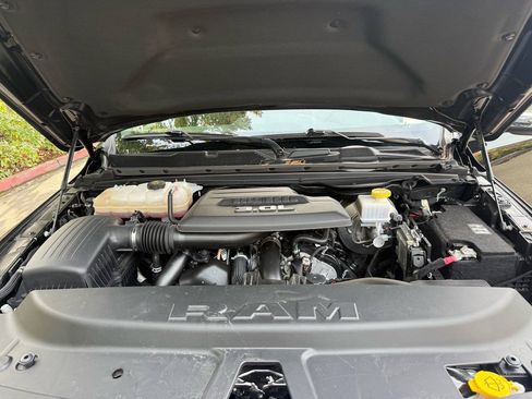 Used 2022 RAM 1500 Laramie AWD/4WD image 12