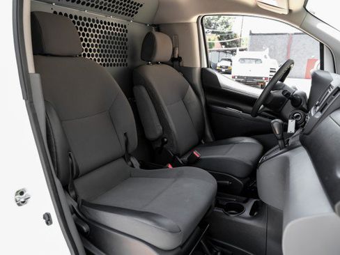 Used 2017 Nissan NV200 SV w/ Technology Package FWD image 30