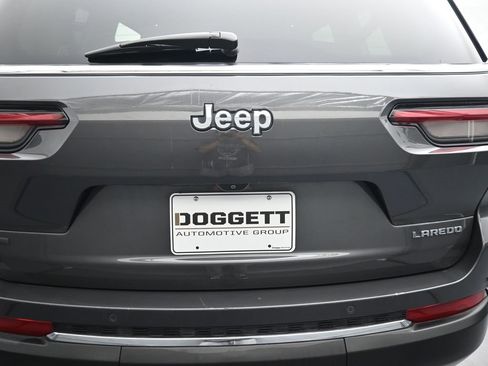 Used 2021 Jeep Grand Cherokee L Laredo w/ Luxury Tech Group I image 29