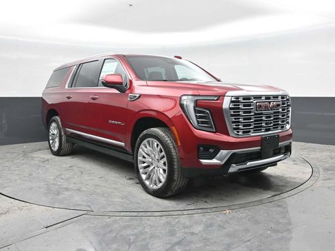 New 2026 GMC Yukon XL Denali w/ Sun & Power Step Package AWD/4WD image 7