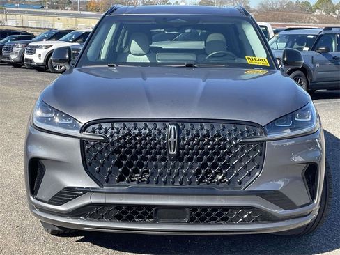 New 2025 Lincoln Aviator Reserve w/ Luxury Package image 8