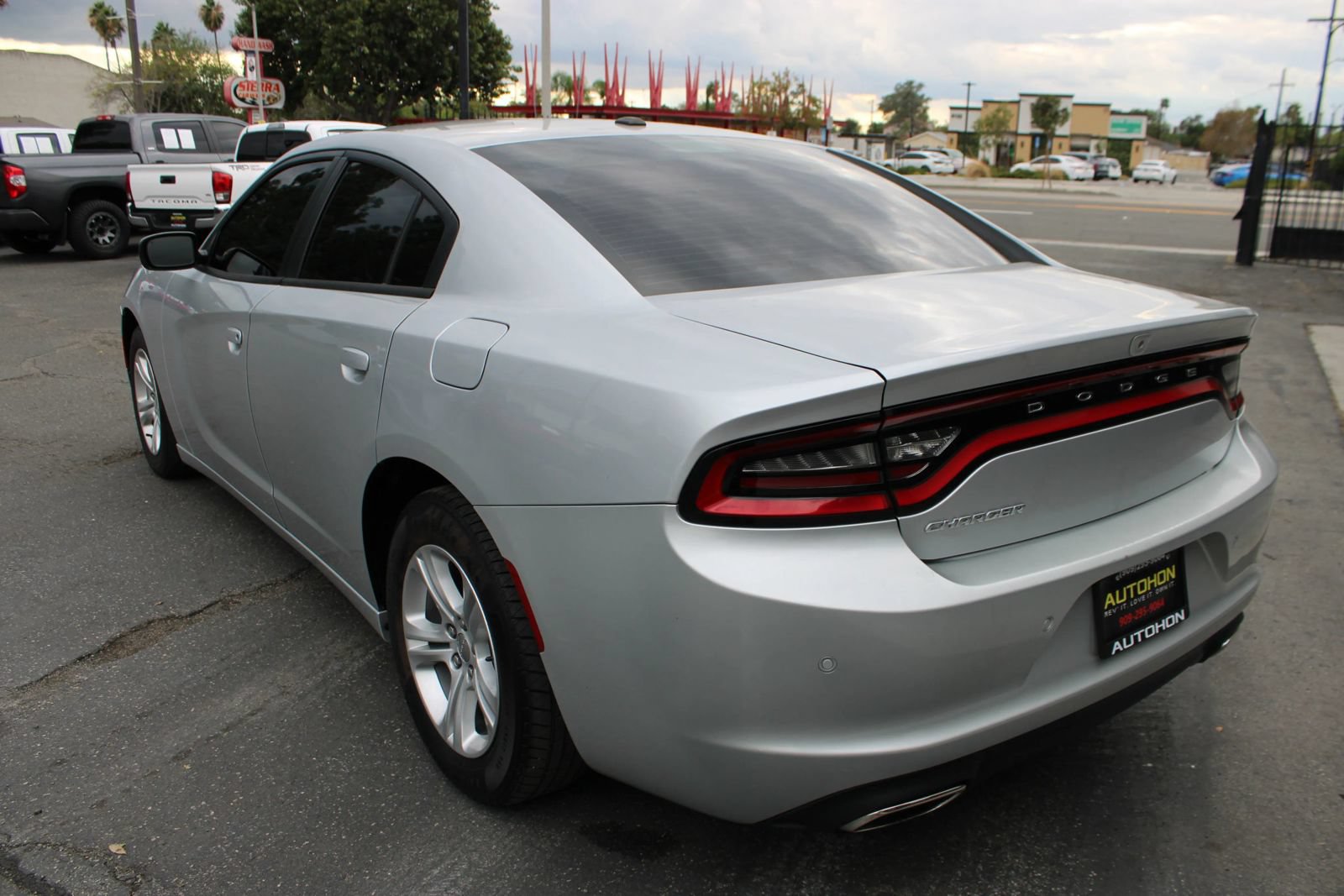 Used 2021 Dodge Charger SXT w/ Leather Interior Group RWD image 32