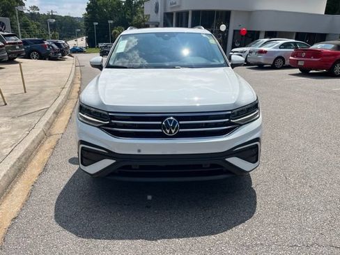 Used 2024 Volkswagen Tiguan SE AWD/4WD image 34