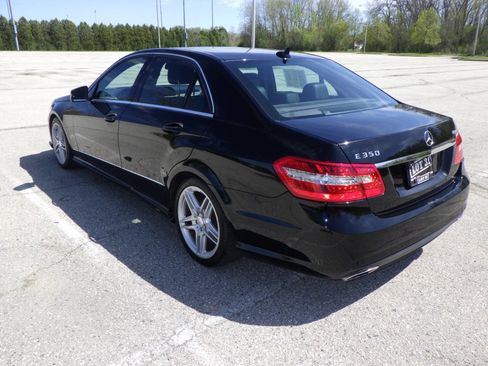 Used 2011 Mercedes-Benz E 350 4MATIC Sedan image 3