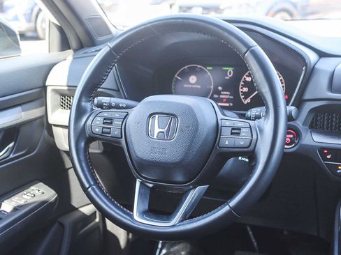 Used 2025 Honda CR-V Sport image 16