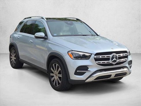 Used 2025 Mercedes-Benz GLE 350 4MATIC image 3