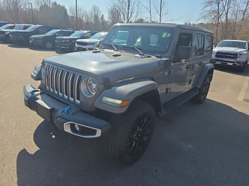 Used 2022 Jeep Wrangler Unlimited Sahara w/ Cold Weather Group image 3