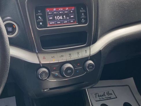Used 2019 Dodge Journey SE w/ Blacktop Package FWD image 5