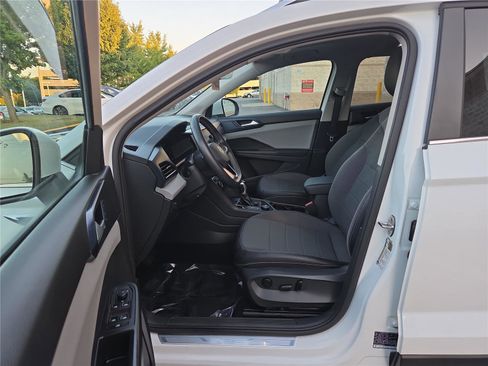 Used 2022 Volkswagen Taos SE image 15