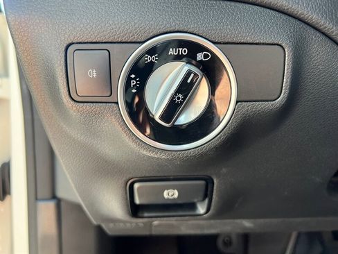 Used 2018 Mercedes-Benz CLA 250 4MATIC image 24