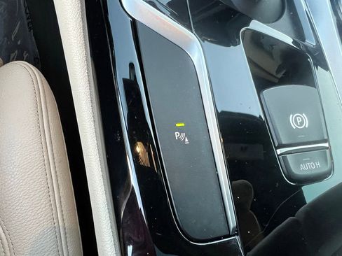 Used 2019 BMW 530i xDrive image 21