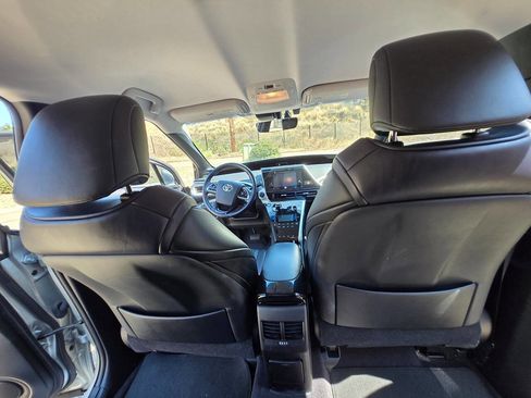 Used 2017 Toyota Mirai Base 4dr Sedan image 31