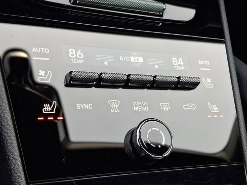 Used 2024 Porsche Cayenne Coupe image 16