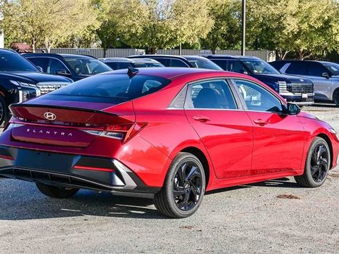 New 2026 Hyundai Elantra SEL Sport image 4