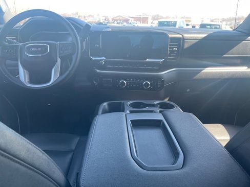 Used 2025 Chevrolet Silverado 1500 LT image 12