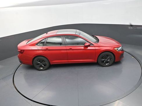 Used 2023 Volkswagen Jetta SE w/ Panoramic Sunroof Package FWD image 22