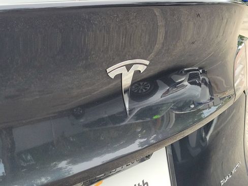 Used 2024 Tesla Model Y Long Range AWD/4WD image 10