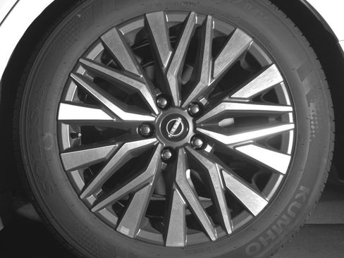 Used 2025 Nissan Altima 2.5 SV image 13