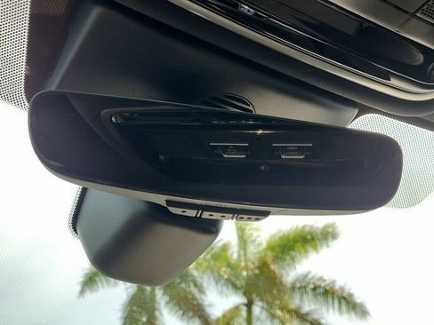 Used 2022 Land Rover Range Rover Sport SVR AWD/4WD image 32