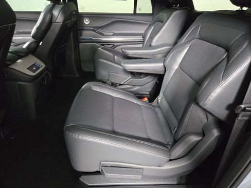 New 2026 Lincoln Navigator L Reserve w/ Jet Appearance Package image 14