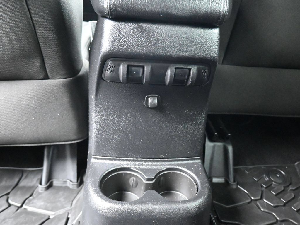 Used 2016 Jeep Wrangler Unlimited Sport AWD/4WD image 25