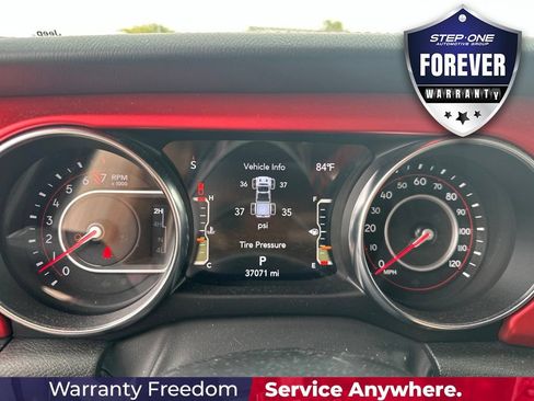 Used 2022 Jeep Gladiator Rubicon w/ Trailer Tow Package AWD/4WD image 10