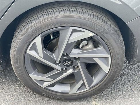 Certified 2025 Hyundai Elantra Sport image 7