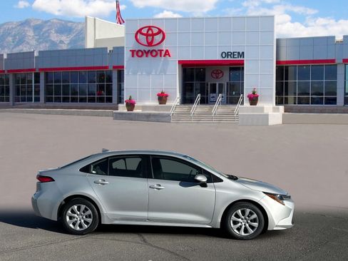 Used 2024 Toyota Corolla LE FWD image 3