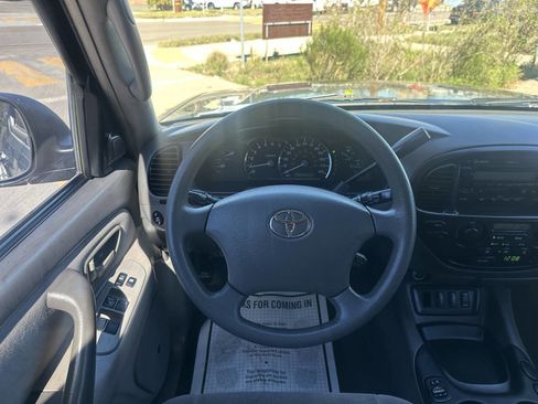 Used 2005 Toyota Sequoia SR5 image 16