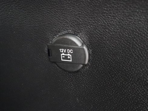 Used 2025 Chrysler Pacifica Limited image 61