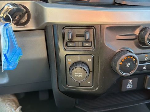 Used 2025 Ford F350 XLT image 34