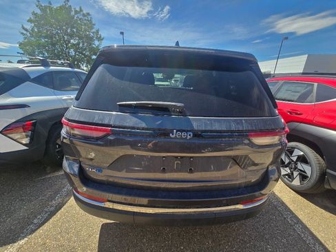 Used 2023 Jeep Grand Cherokee 4WD 4xe image 14