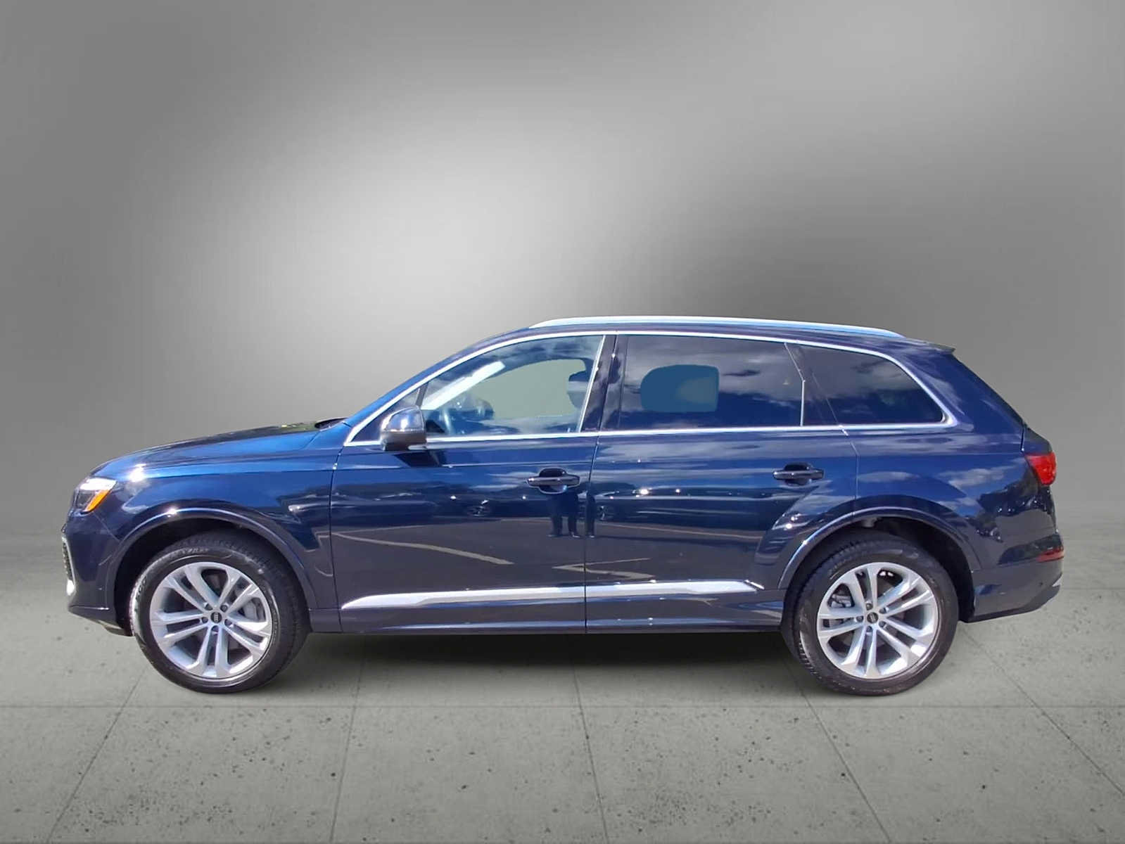 Used 2025 Audi Q7 2.0T Premium w/ Convenience Package AWD/4WD image 5