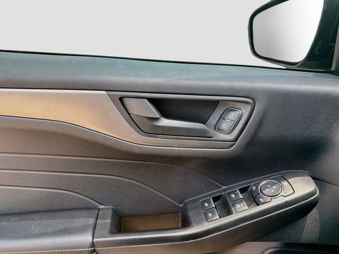 Used 2025 Ford Escape Active w/ Tech Pack #1 FWD image 9