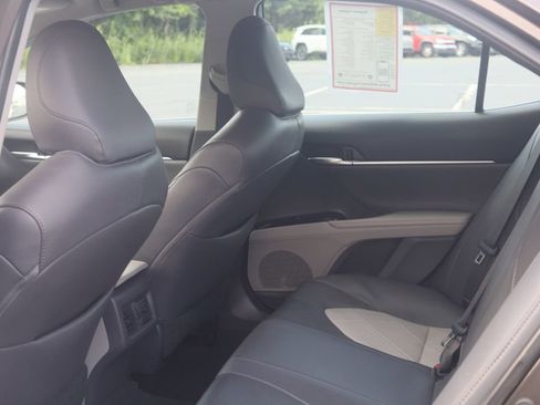 Used 2019 Toyota Camry XLE FWD image 31