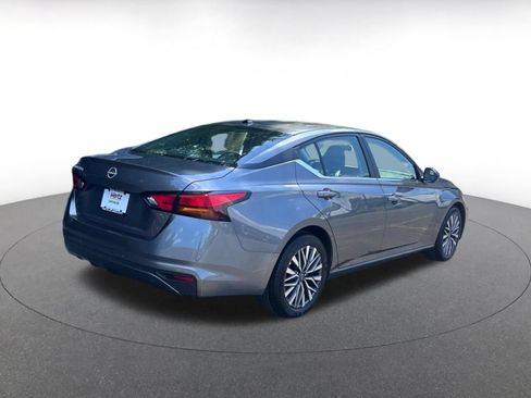Used 2026 Nissan Altima 2.5 SV FWD image 17