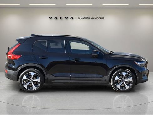 Certified 2025 Volvo XC40 B5 Plus w/ Protection Package Premier image 3