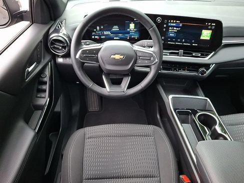 Used 2025 Chevrolet Equinox LT AWD/4WD image 11