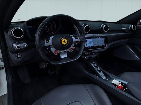 Used 2019 Ferrari Portofino Base image 30