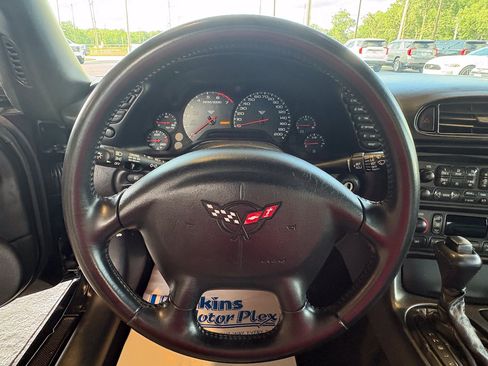 Used 2002 Chevrolet Corvette Coupe w/ Preferred Equipment Group2 RWD image 11
