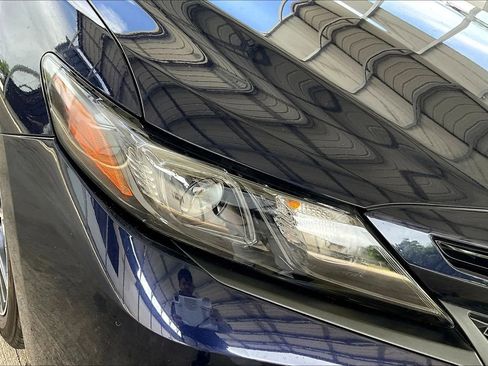 Used 2022 Toyota Camry SE w/ Cold Weather Package FWD image 29