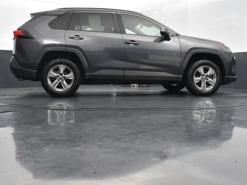 Used 2022 Toyota RAV4 XLE image 40