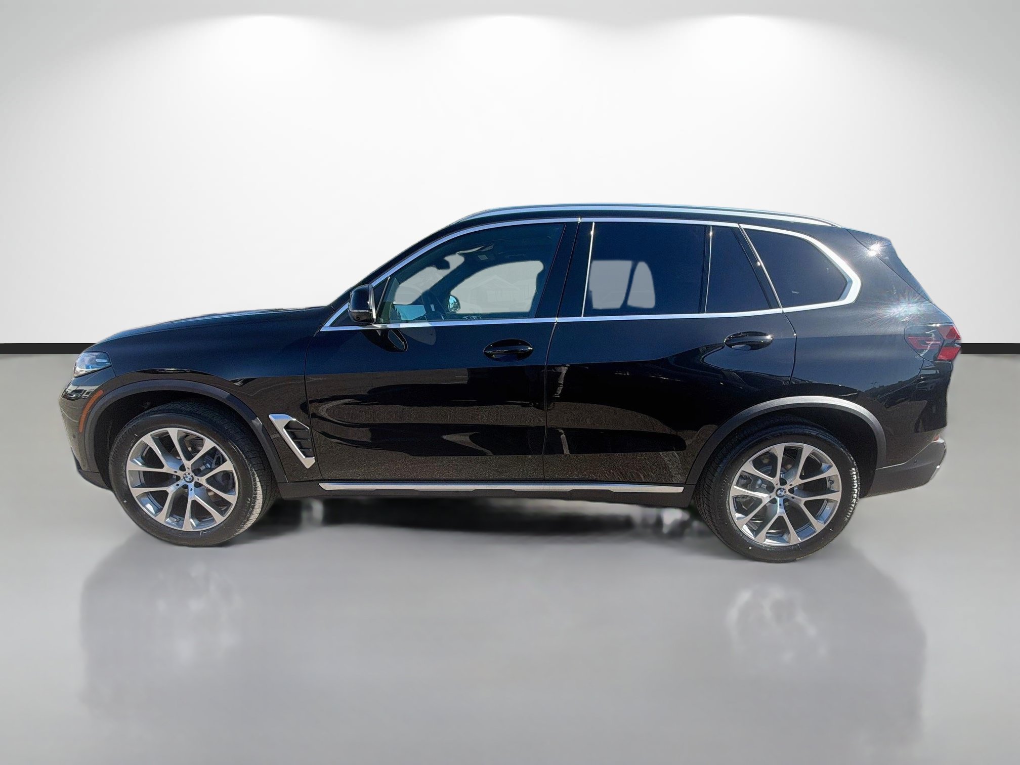 Used 2026 BMW X5 sDrive40i w/ Parking Assistance Package RWD image 6