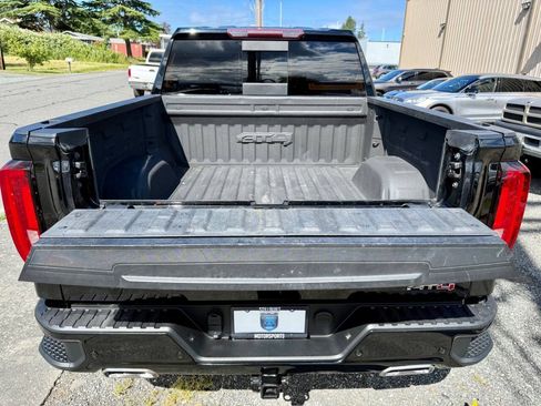 Used 2019 GMC Sierra 1500 AT4 w/ AT4 Premium Package AWD/4WD image 5