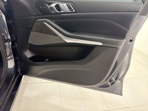 Used 2020 BMW X5 xDrive50i w/ Premium Package AWD/4WD image 18