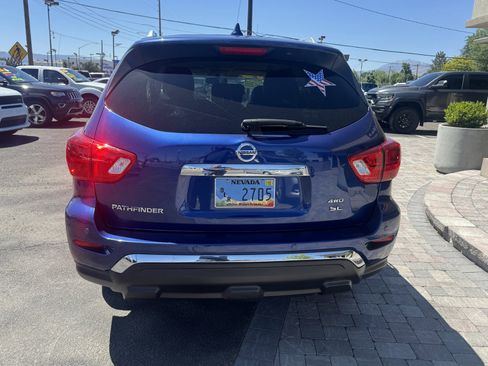 Used 2020 Nissan Pathfinder SL image 4